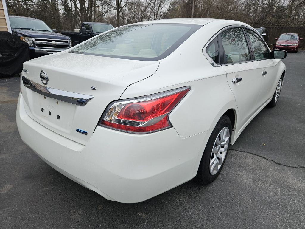 2014 Nissan Altima Image 9