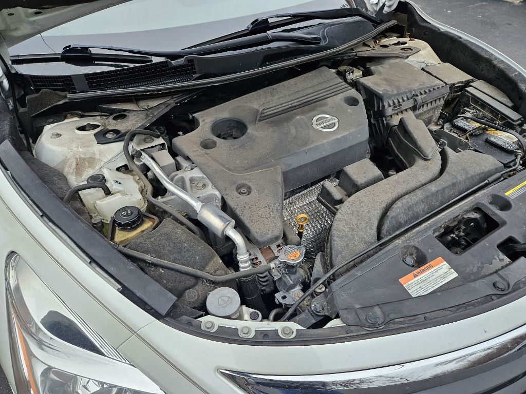2014 Nissan Altima Image 19