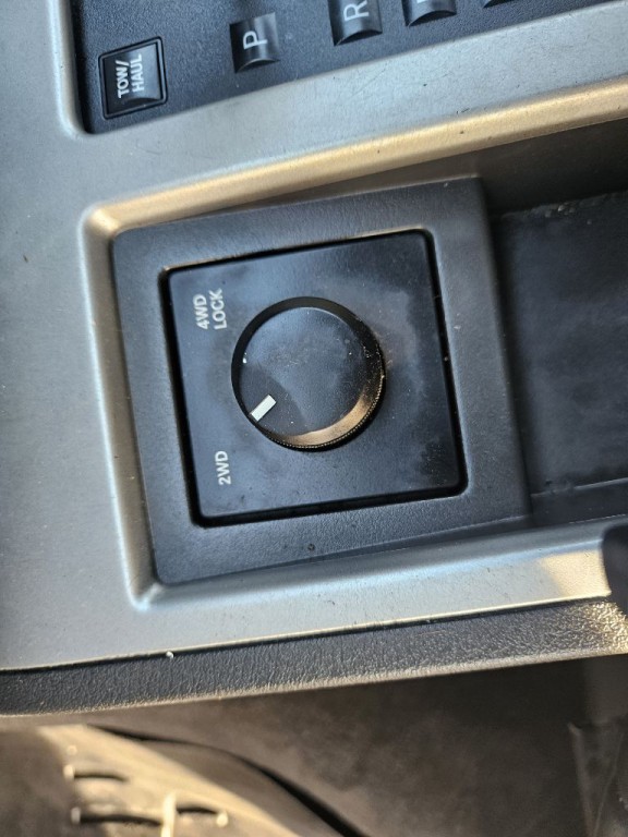 2008 Dodge Nitro Image 16