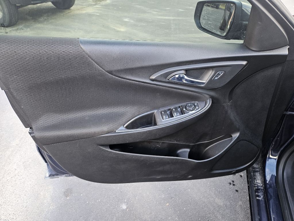 2016 Chevrolet Malibu Image 12