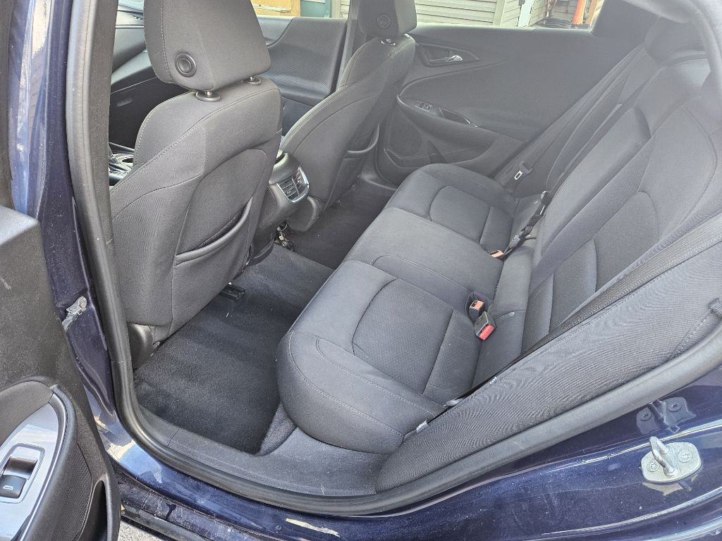 2016 Chevrolet Malibu Image 13