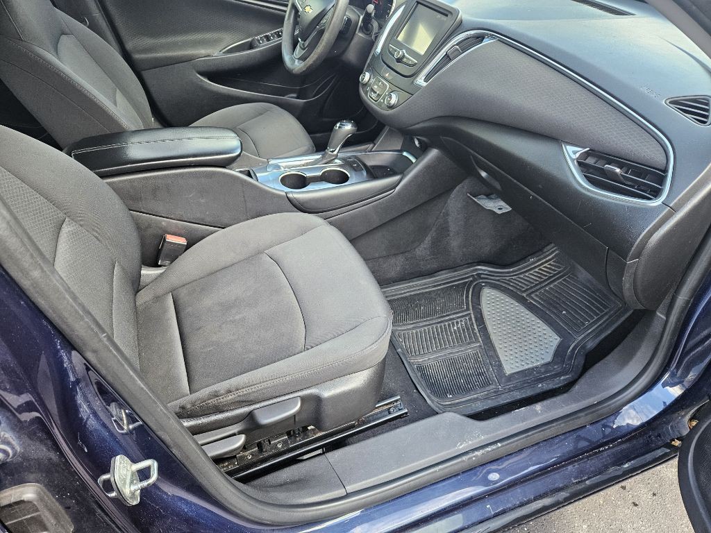 2016 Chevrolet Malibu Image 14