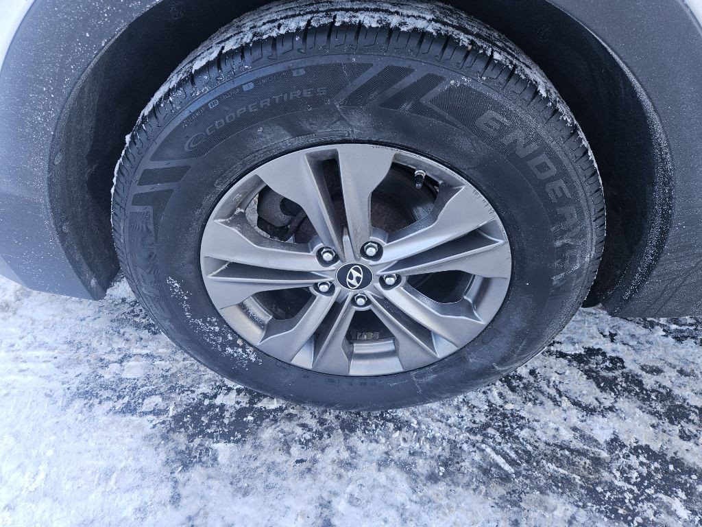 2013 Hyundai Santa Fe Image 20