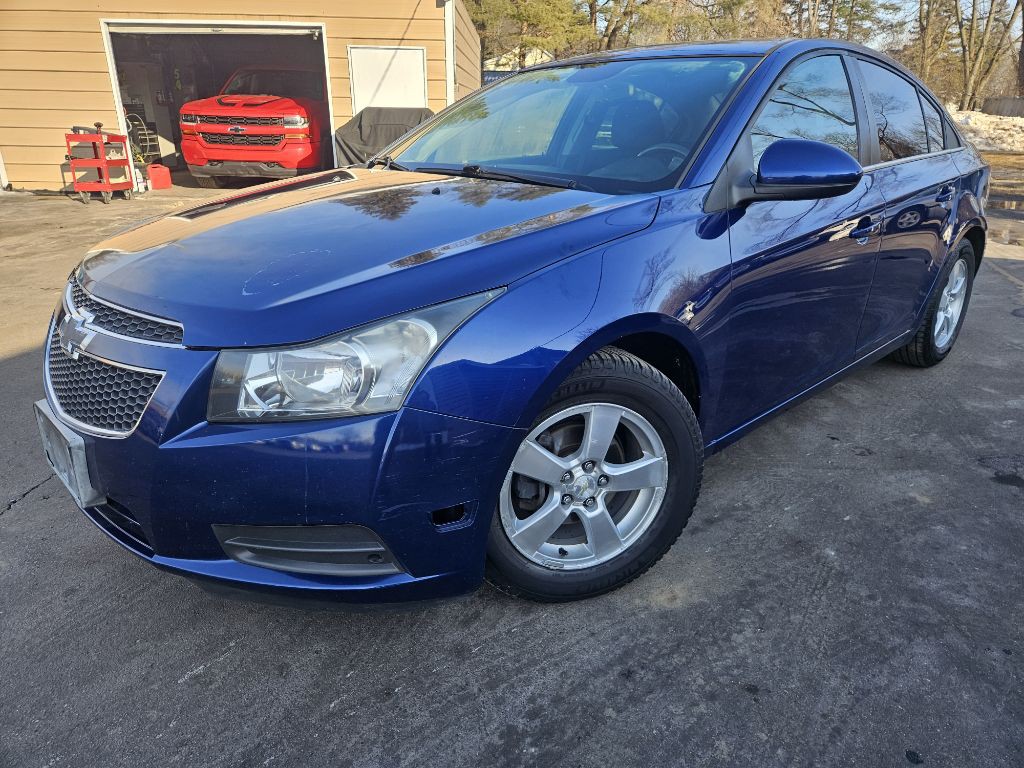 2013 Chevrolet Cruze Image 1