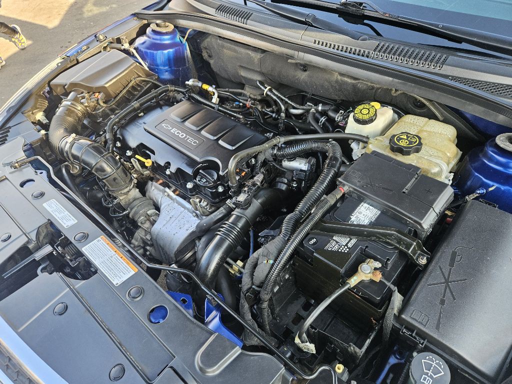 2013 Chevrolet Cruze Image 17