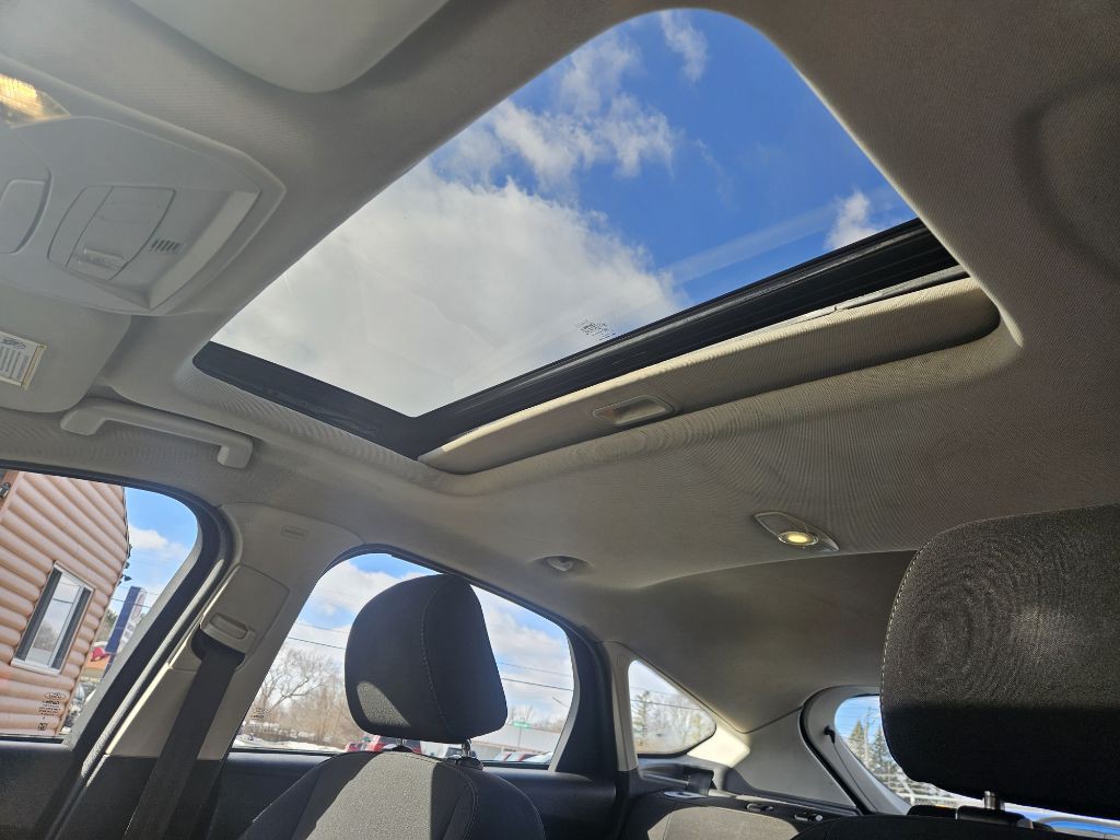 2015 Ford Focus Image 16