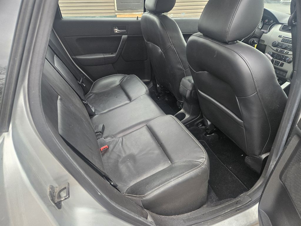 2011 Ford Focus Image 16