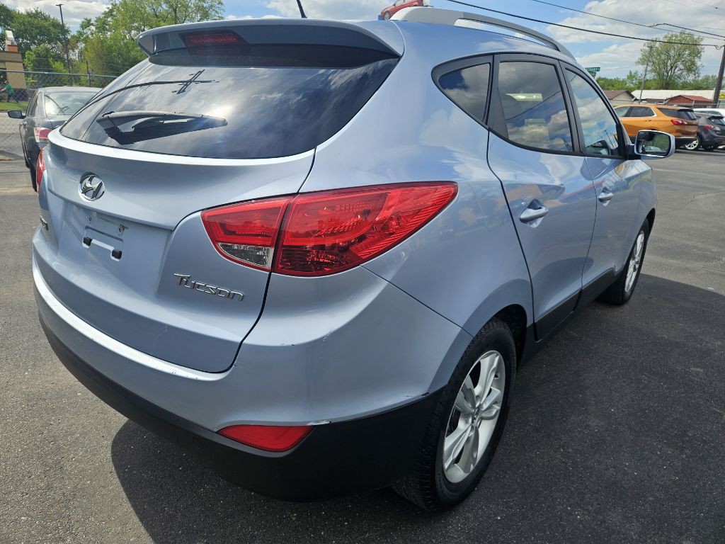 2011 Hyundai Tucson Image 9
