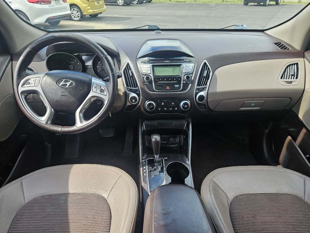 2011 Hyundai Tucson Image 10