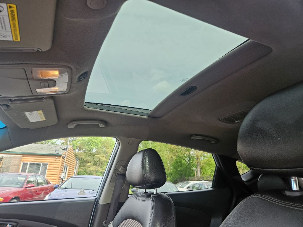 2011 Hyundai Tucson Image 13