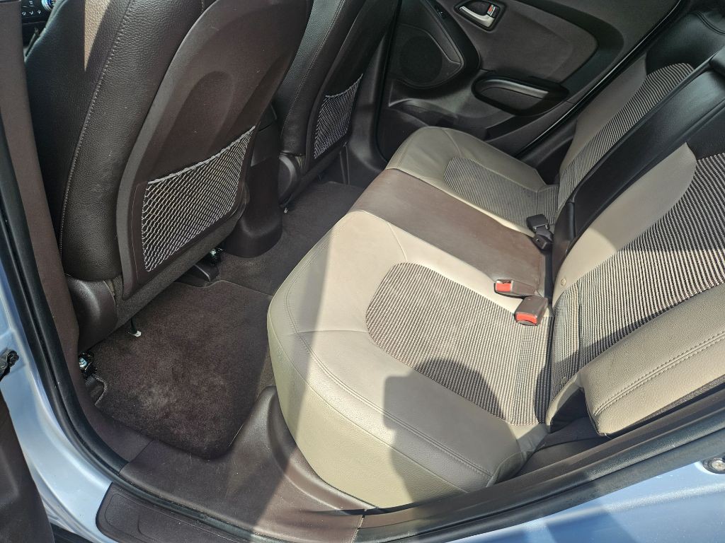 2011 Hyundai Tucson Image 15