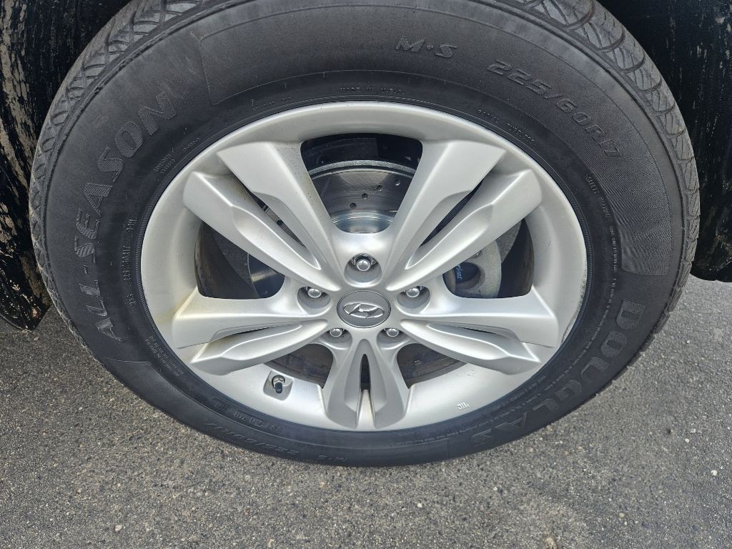 2011 Hyundai Tucson Image 24