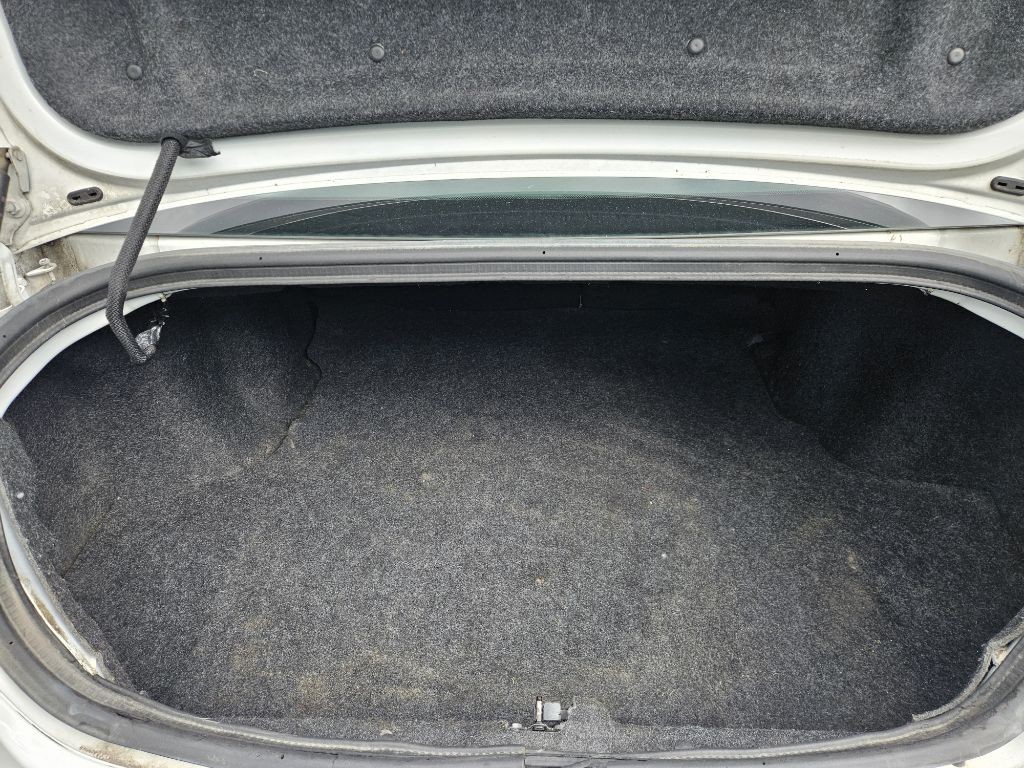 2012 Chrysler 200 Image 16