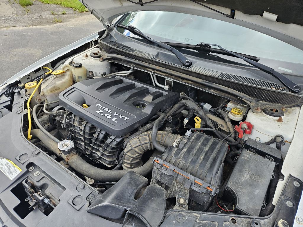 2012 Chrysler 200 Image 17