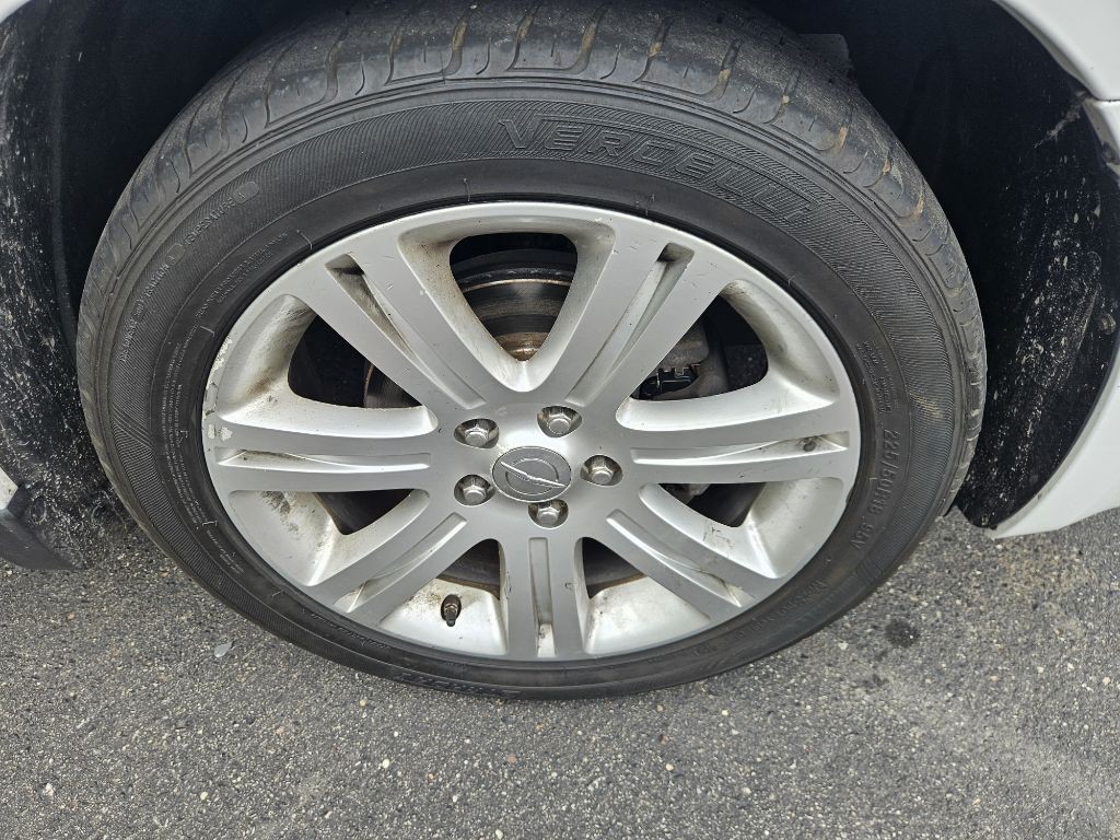 2012 Chrysler 200 Image 19
