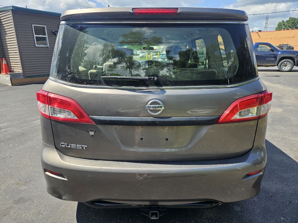 2015 Nissan Quest Image 8