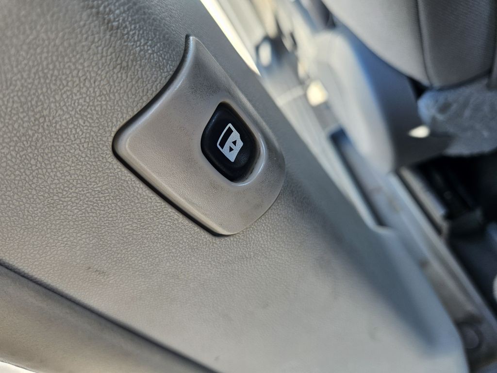 2009 Chrysler Town & Country Image 20