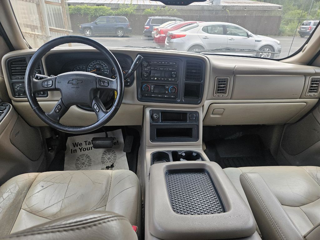 2005 Chevrolet Suburban Image 11