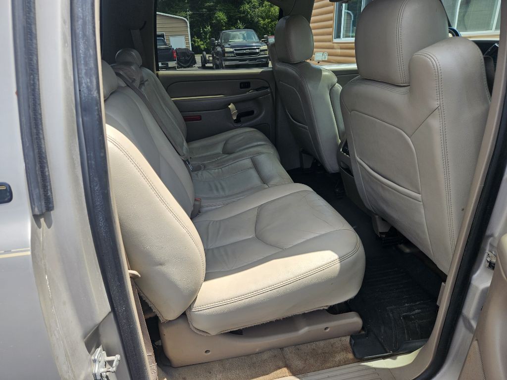 2005 Chevrolet Suburban Image 18