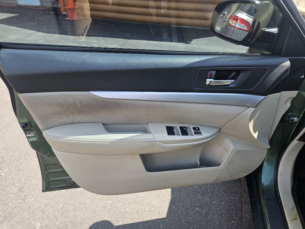 2012 Subaru Outback Image 13
