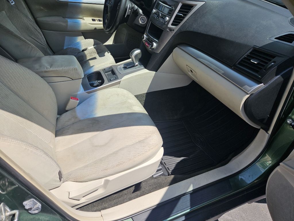 2012 Subaru Outback Image 16
