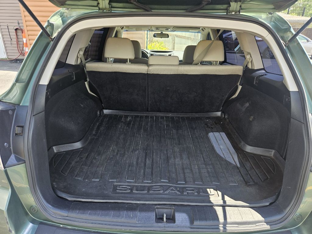 2012 Subaru Outback Image 18