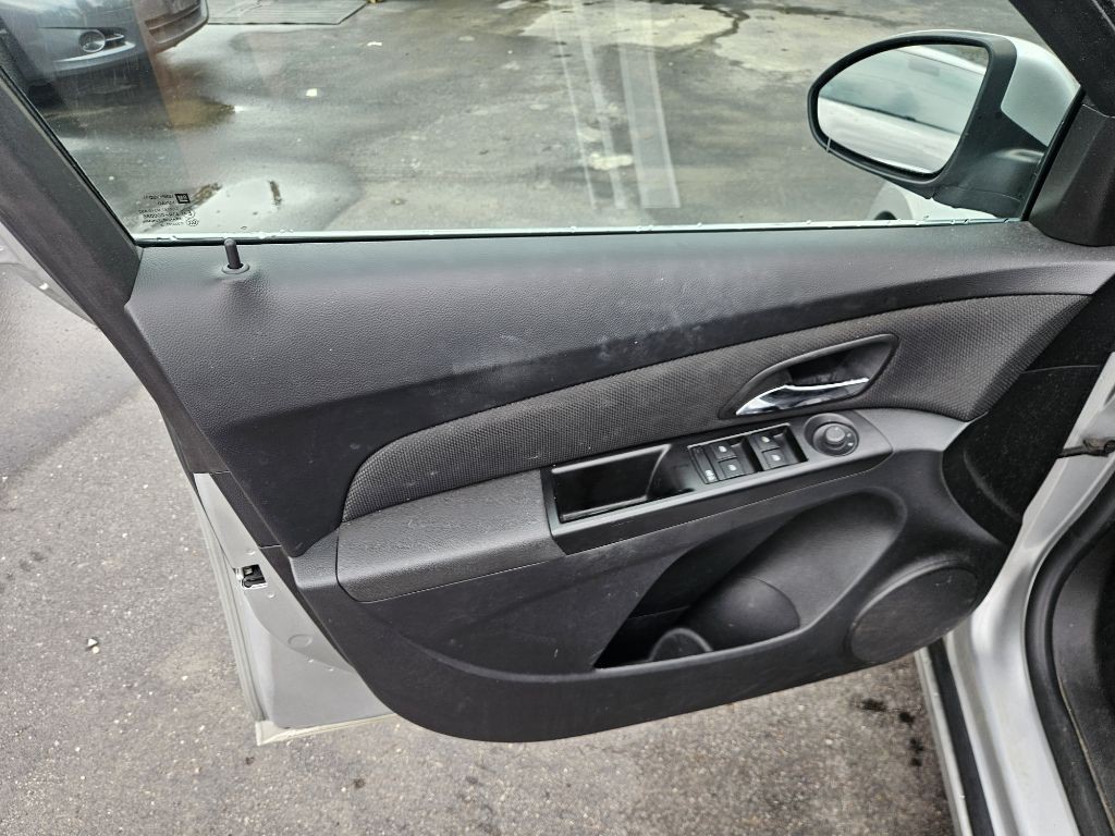 2014 Chevrolet Cruze Image 12