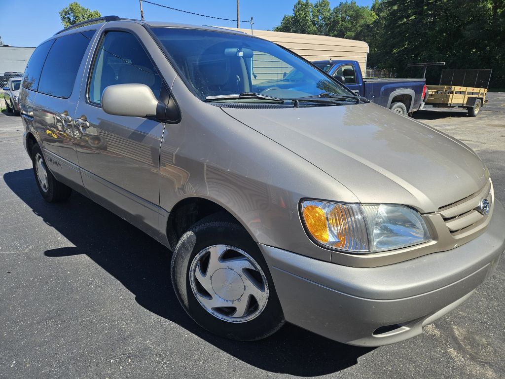 2002 Toyota Sienna Image 3