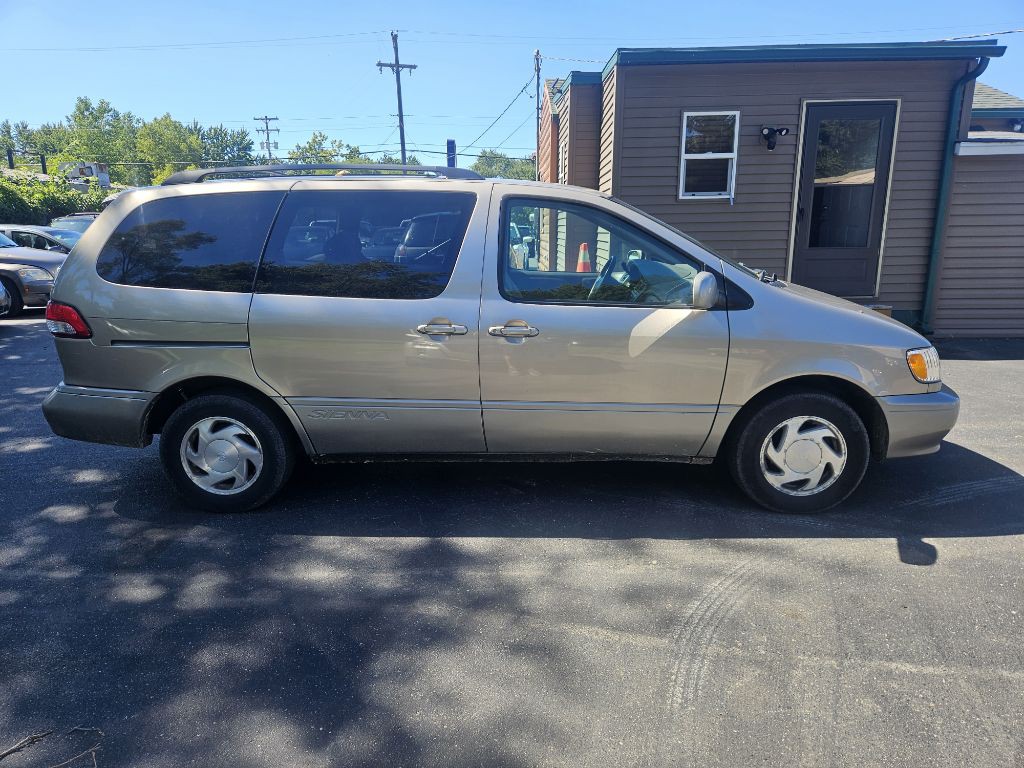 2002 Toyota Sienna Image 5