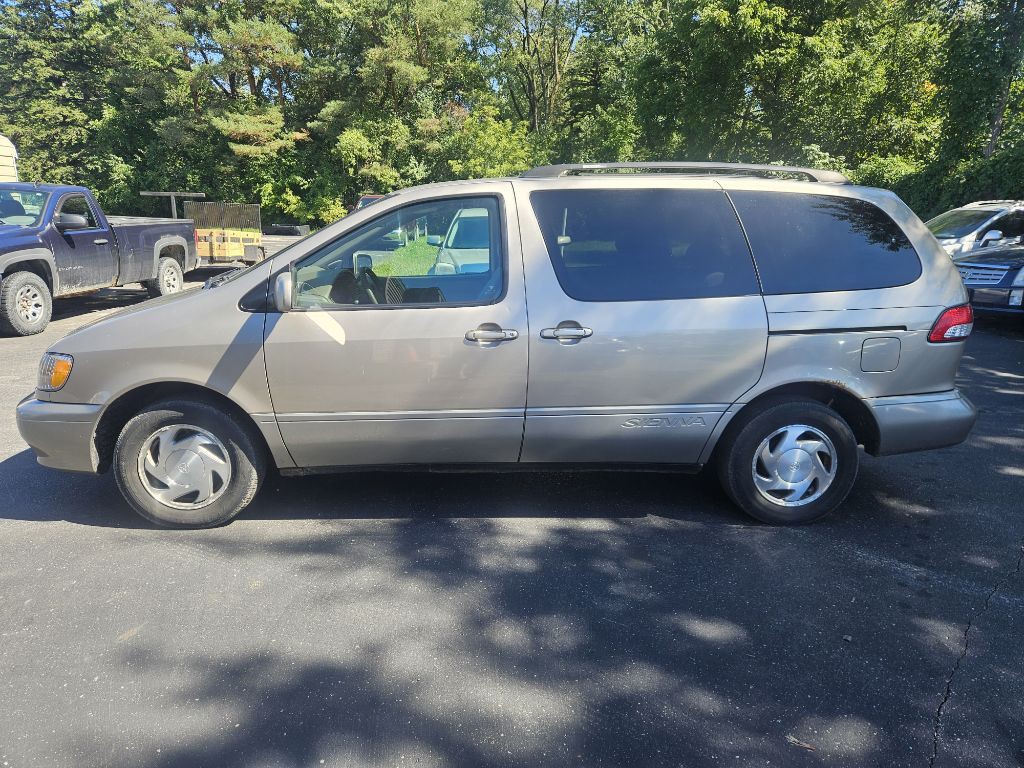2002 Toyota Sienna Image 6