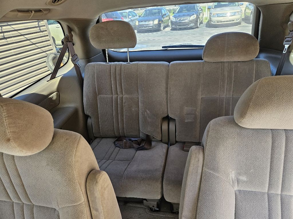 2002 Toyota Sienna Image 15