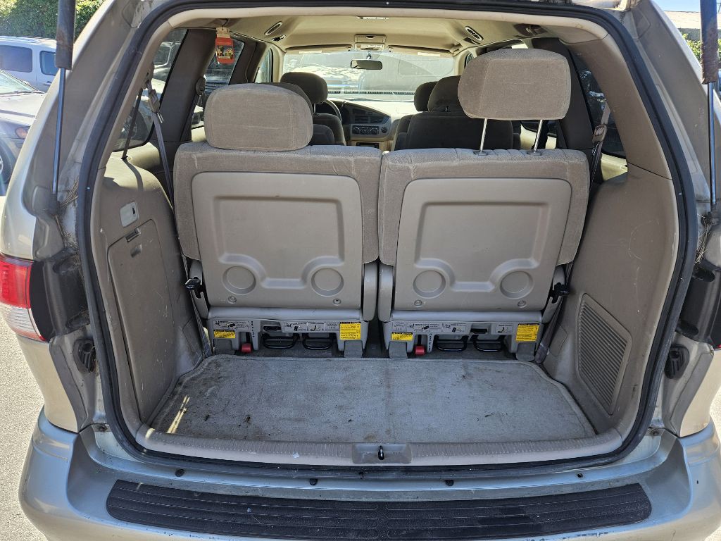 2002 Toyota Sienna Image 16