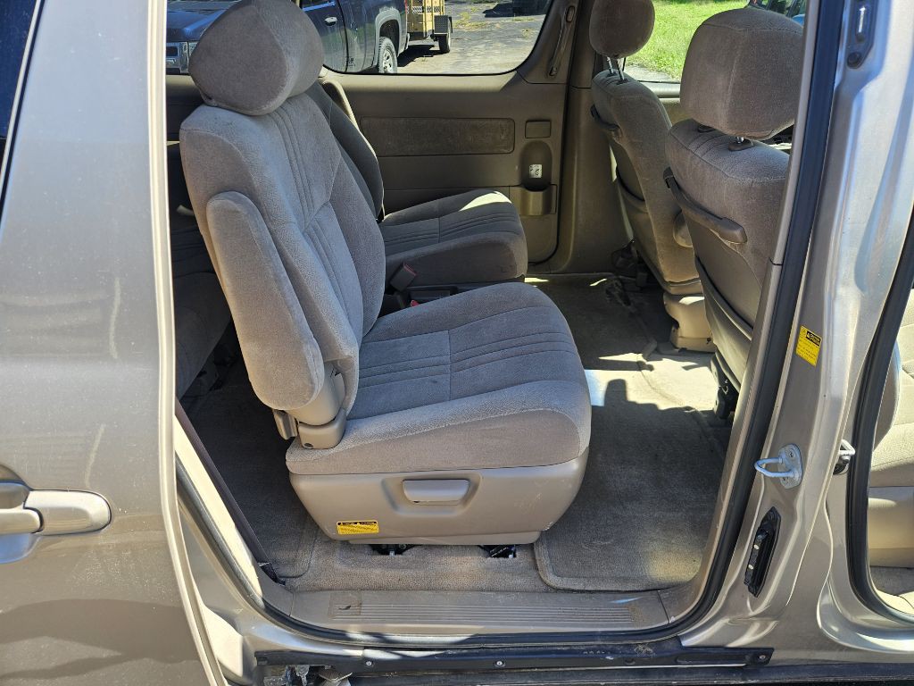 2002 Toyota Sienna Image 18