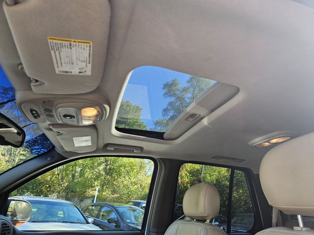 2005 Buick Rainier Image 12