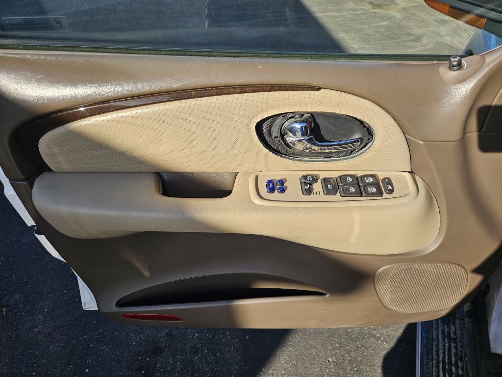 2005 Buick Rainier Image 13