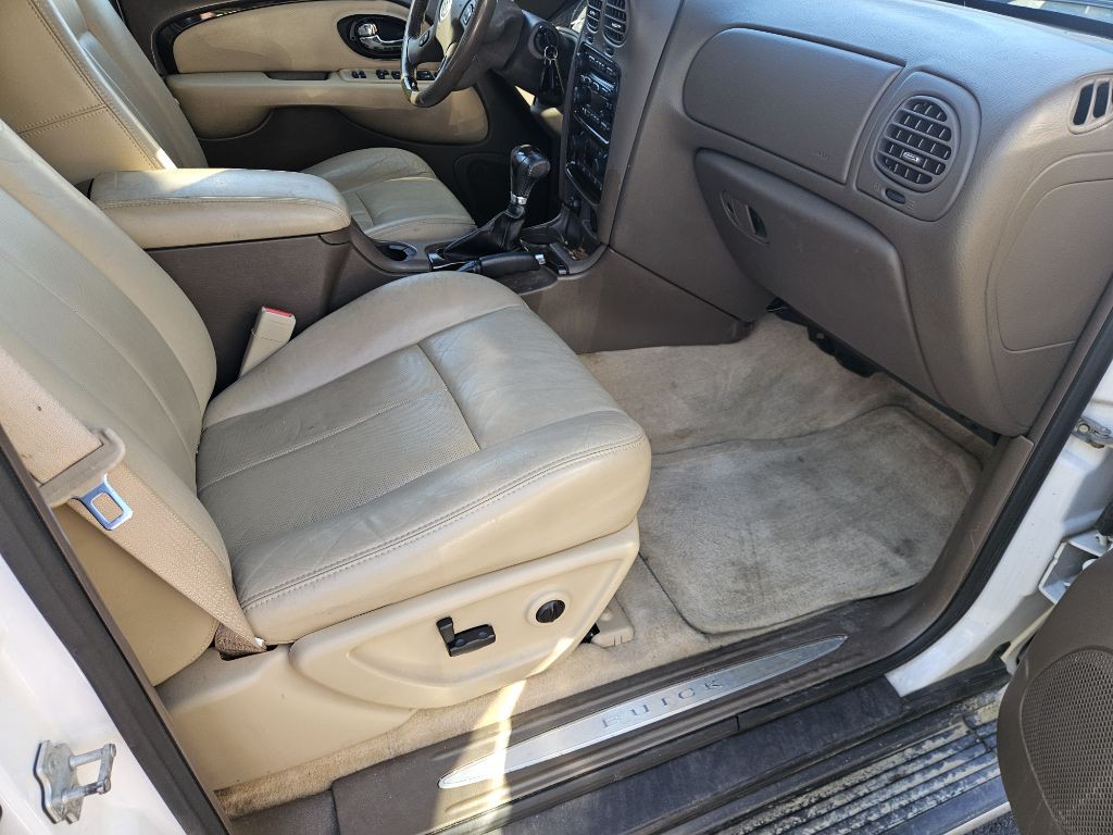 2005 Buick Rainier Image 16