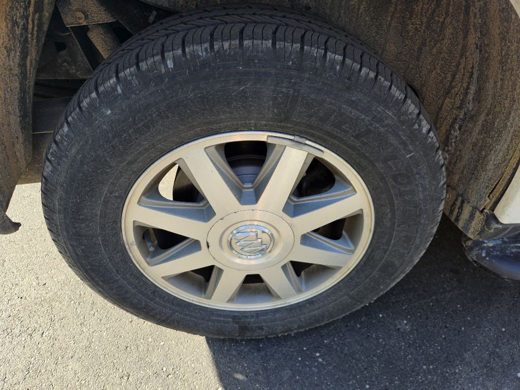 2005 Buick Rainier Image 23