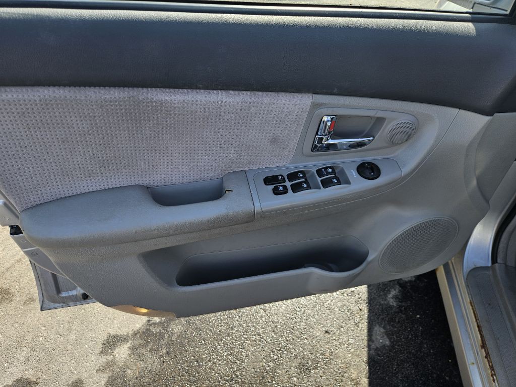 2007 Kia Spectra Image 12