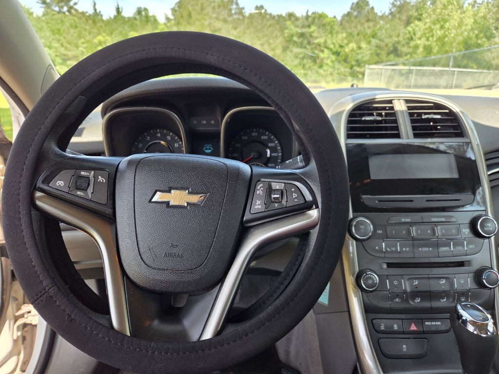 2013 Chevrolet Malibu Image 6