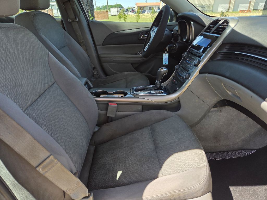 2013 Chevrolet Malibu Image 9