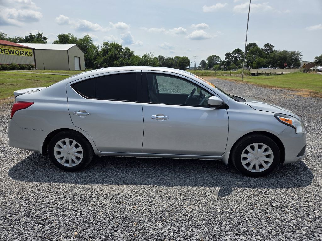 2018 Nissan Versa Image 1