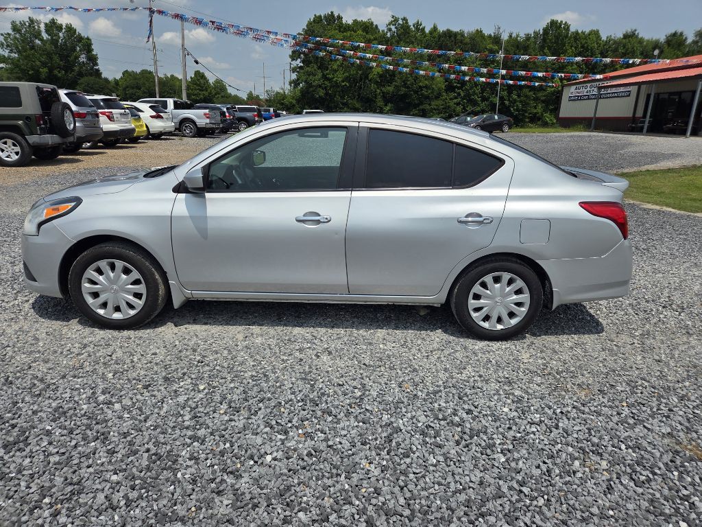 2018 Nissan Versa Image 3
