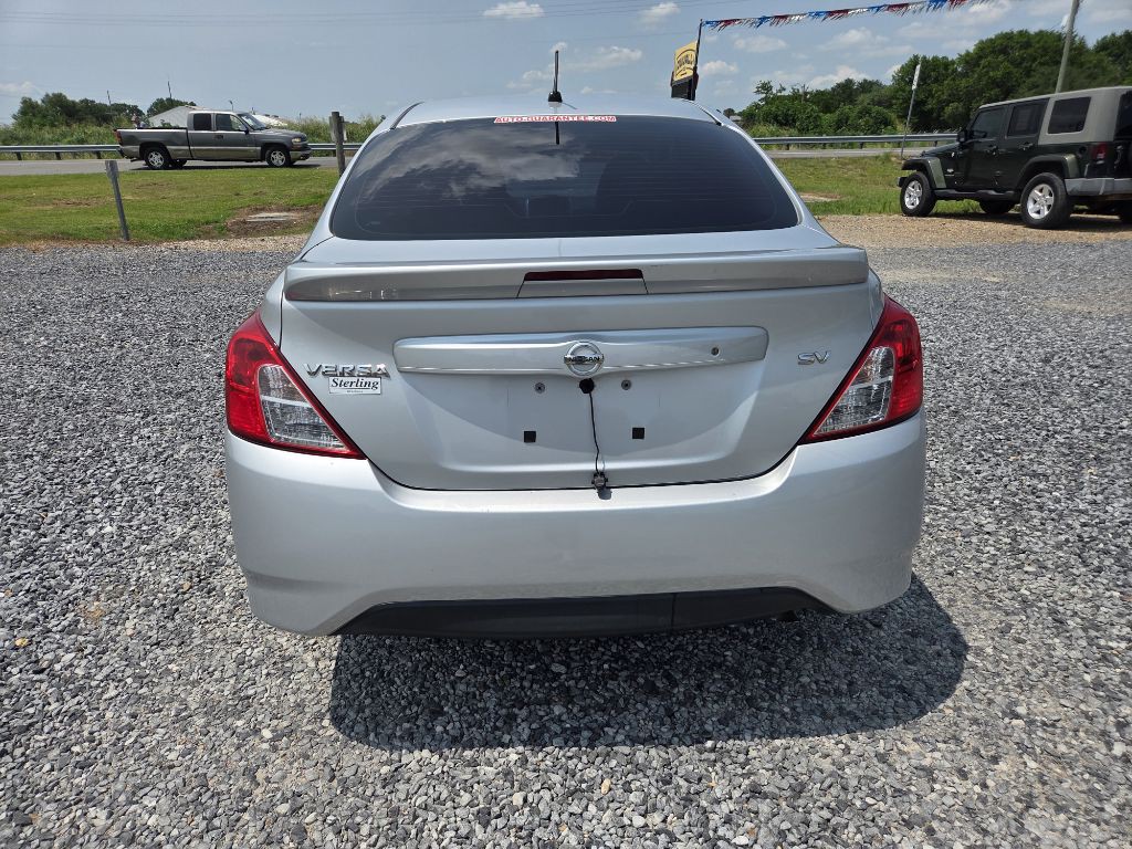 2018 Nissan Versa Image 4
