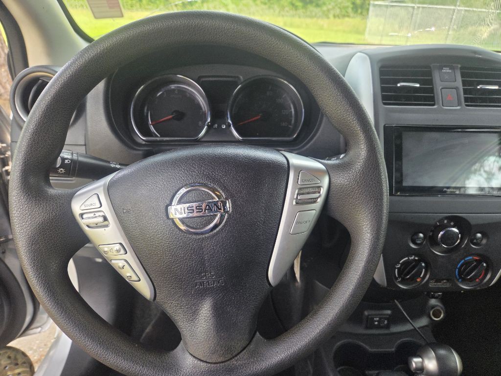 2018 Nissan Versa Image 5