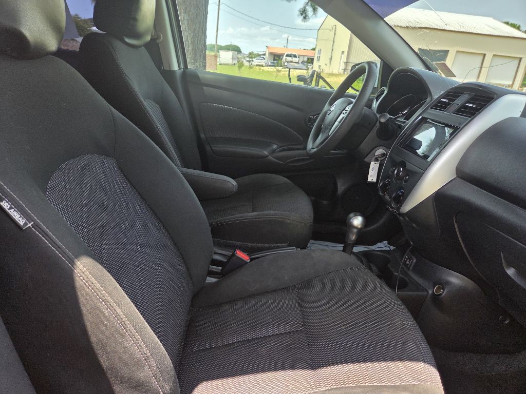 2018 Nissan Versa Image 7