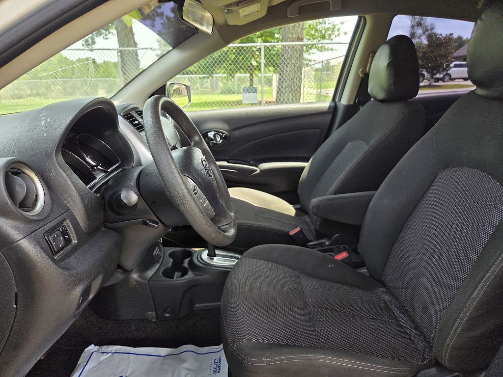 2018 Nissan Versa Image 8