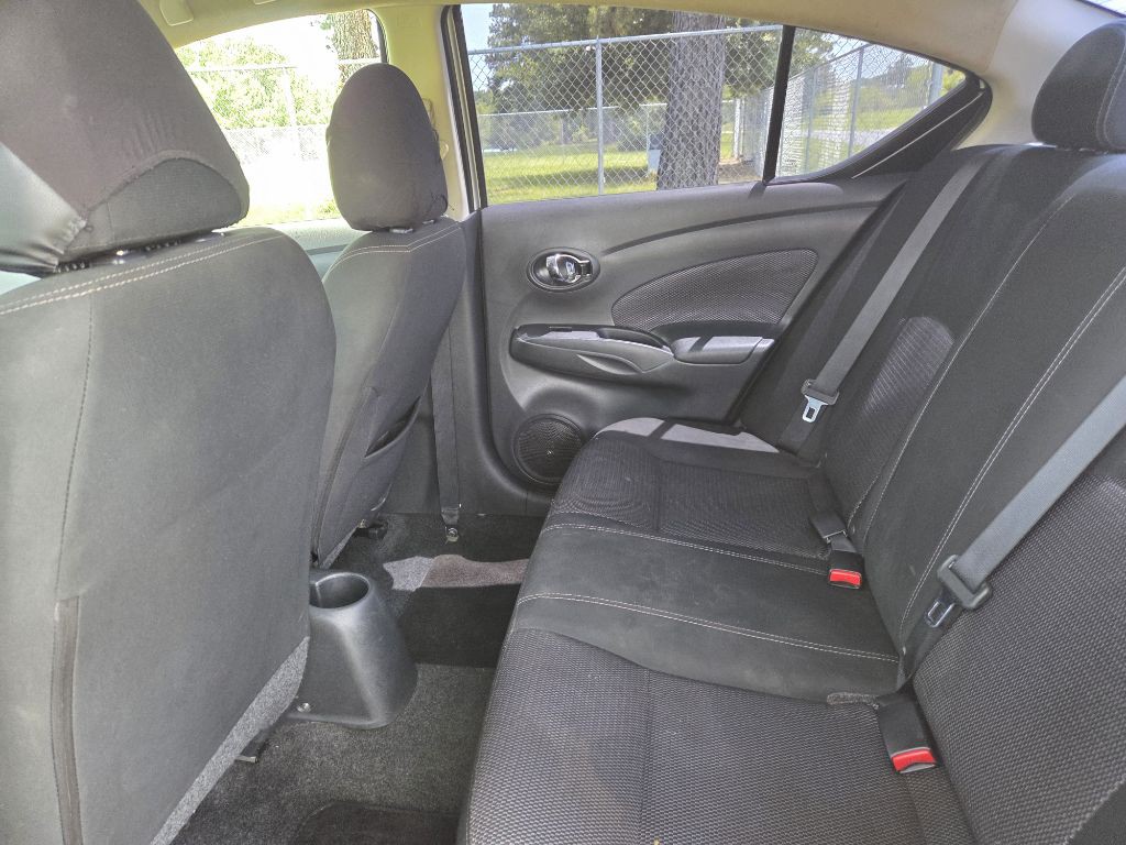2018 Nissan Versa Image 9
