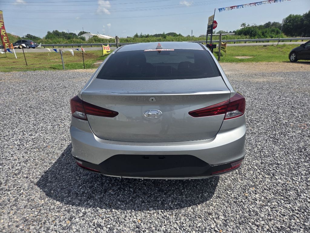 2020 Hyundai Elantra Image 3