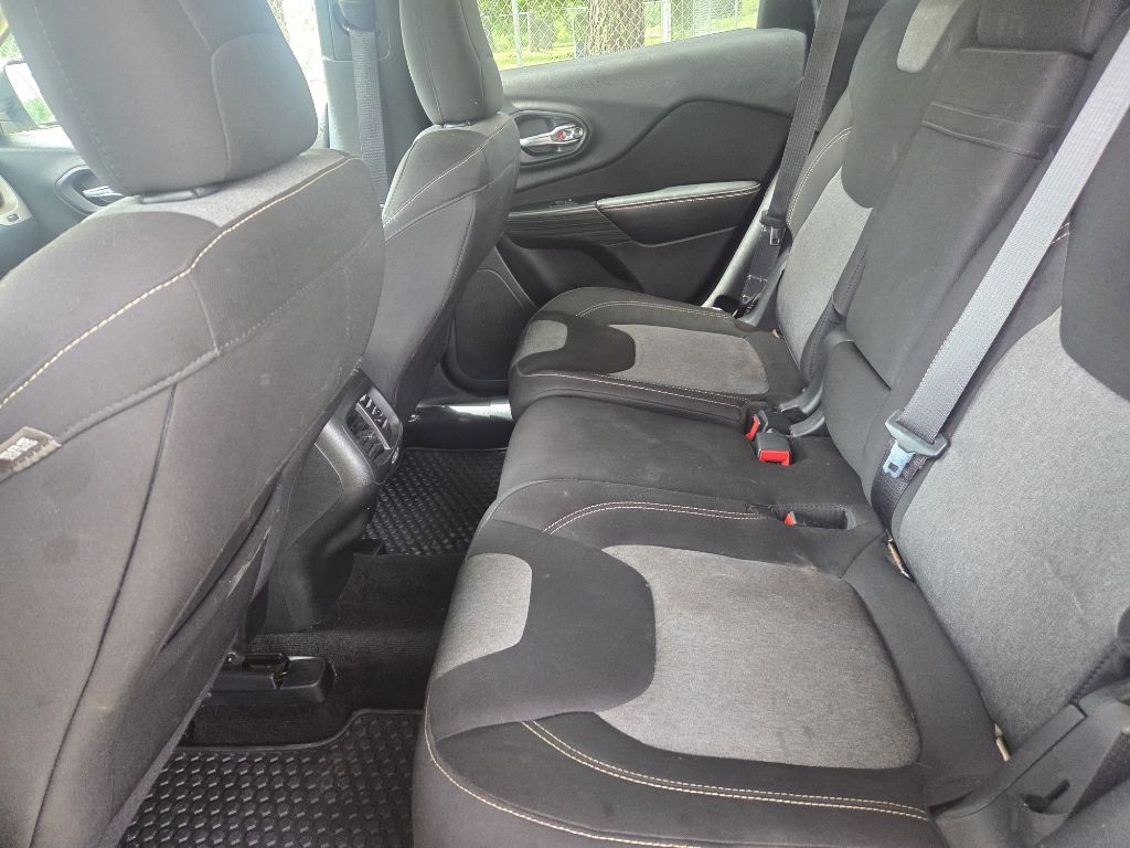 2014 Jeep Cherokee Image 9