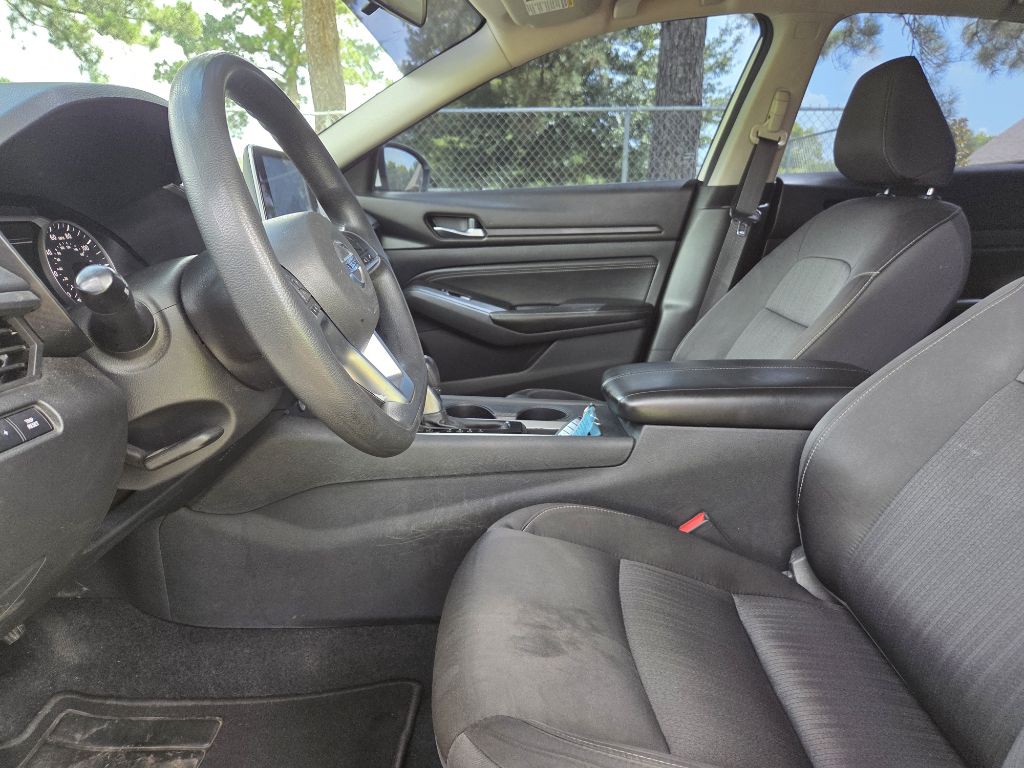 2020 Nissan Altima Image 8